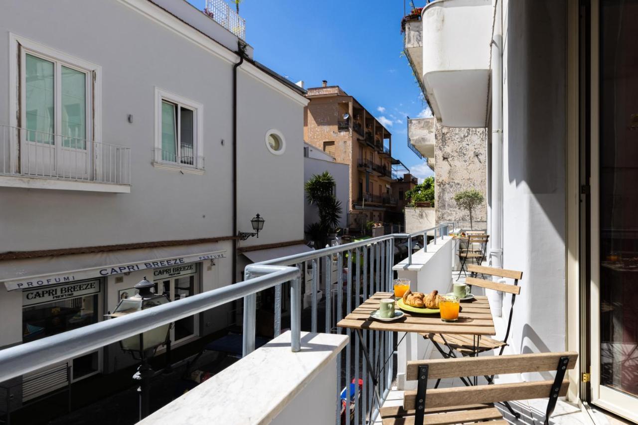 Sorrentovibes - Spacious 3 Bedrooms Apartment In Sorrento Oldtown Extérieur photo